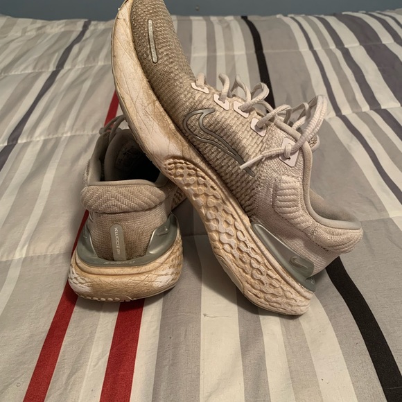 Nike Shoes 3-pair Mens 9-9.5  Air Zoomx Tempo, Next invincible 2, Pegasus 38 ￼ - Picture 10 of 16